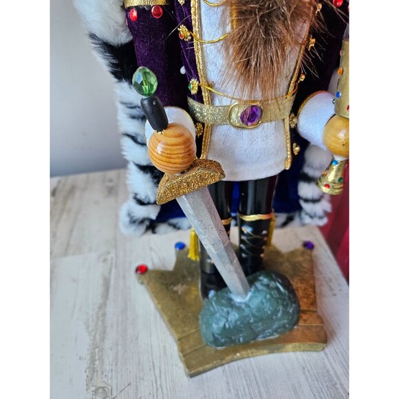 Bombay 18" King arthur camelot nutcracker Xmas sword soldier centerpiece - Picture 3 of 13